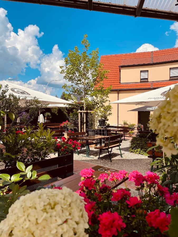 Landgasthof Zur Sonne Dillingen an der Donau Esterno foto